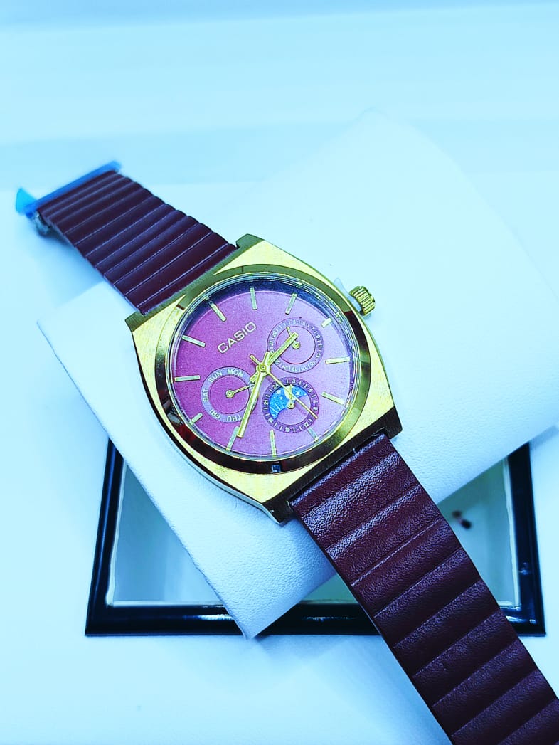 Casio Men’s Gold-Tone Analog Watch – Leather Strap, Multi-Function Dial, Lightweight 50 g